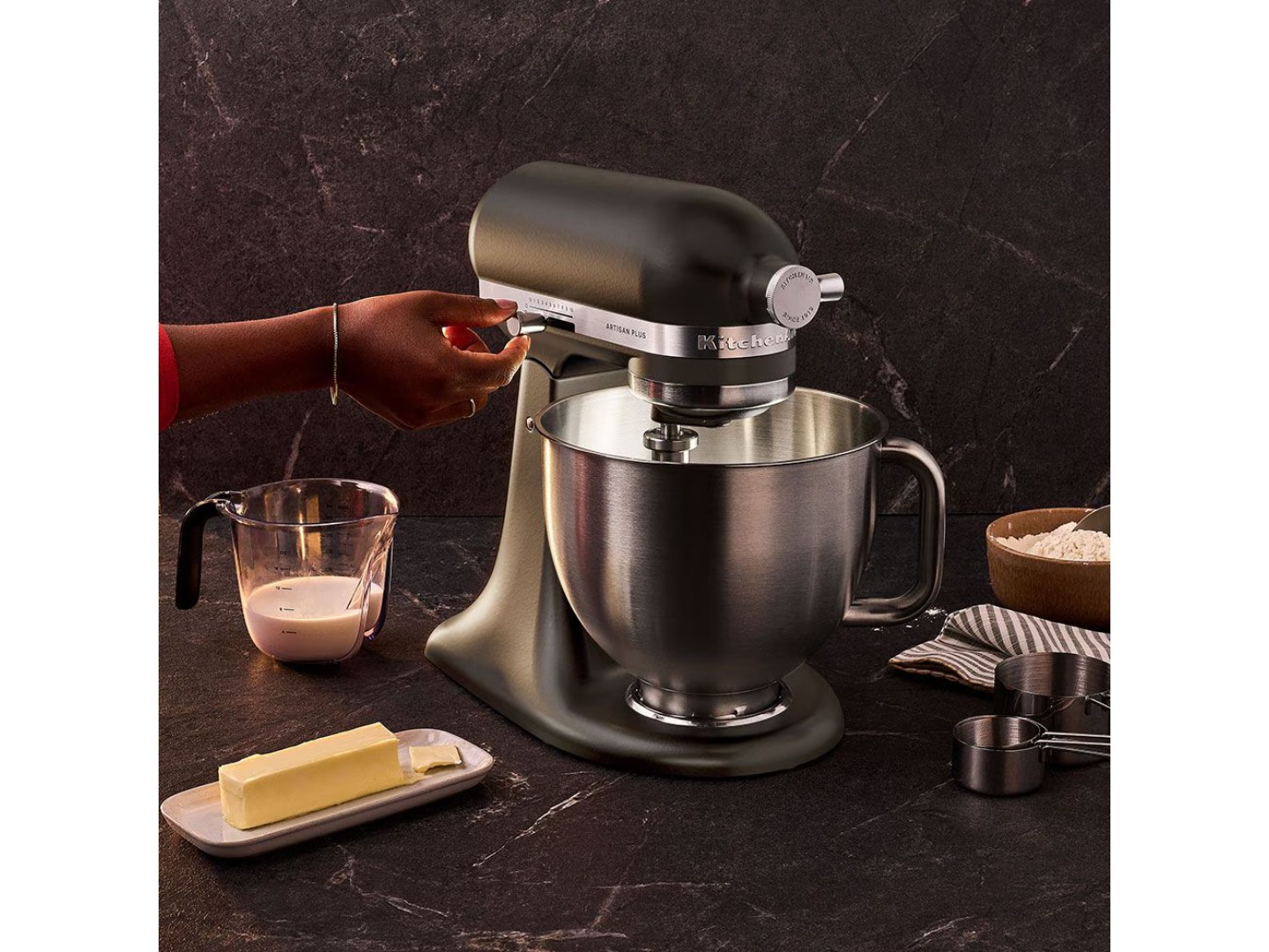 Планетарний міксер KitchenAid Artisan Plus 4.7 л (5KSM50PKVEIO) — фото 5
